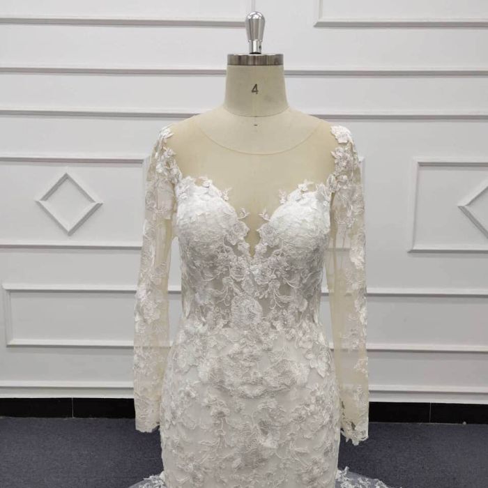 Lace trumpet wedding dress