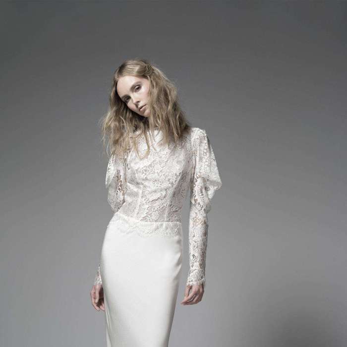 Puffy sleeve wedding dress