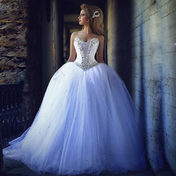 Puffy sleeve wedding dress